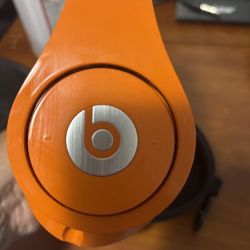 Beats dre monster - by,